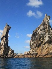 Экскурсия "Каменная сказка у моря: мыс Лапласа"
