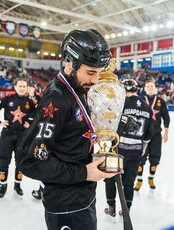 Автограф-сессия с игроками команды "СКА-Нефтяник"