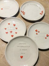 Мастер-класс "Любовная тарелочка с надписью"