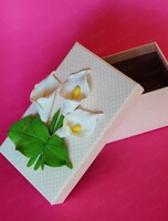 Мастер-класс "Шкатулка для чудес: декор подарочной коробки полимерной глиной"