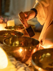 Звуковые медитации с тибетскими поющими чашами