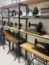 Выставка ретро швейных машин и изделий ручной работы