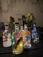 Мастер-класс по росписи 2-х стеклянных бутылок с подсветкой