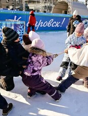 Зимние гулянья на площади им. Ленина