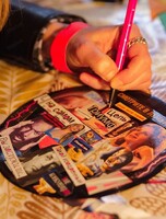 Семейный мастер-класс "Виниловые ритмы: коллаж на пластинке"