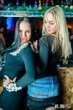 : FAMOUS SATURDAY WITH DJ ANTON. Суббота,  8 декабря