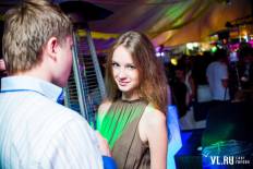 Фотоотчет : DJ ANDREW CHOW & MC Mark Bonafide (Singapore). Пятница, 23 августа. Изображение 3