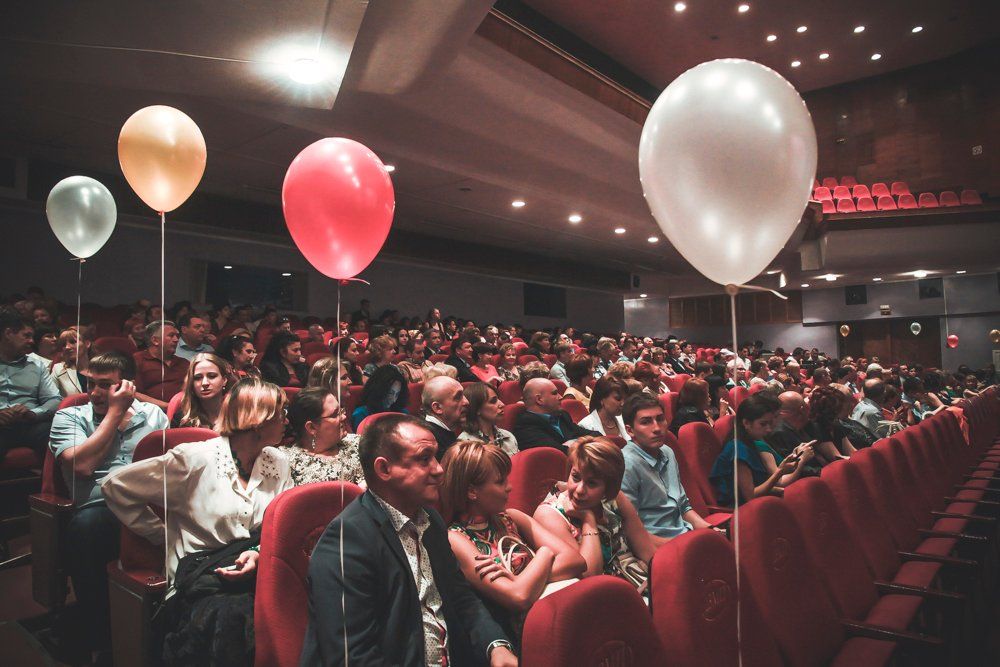 Феско холл владивосток. FESCO Hall Владивосток. FESCO Hall Владивосток сцена. Феско Холл зал. Феско Холл фото зала.