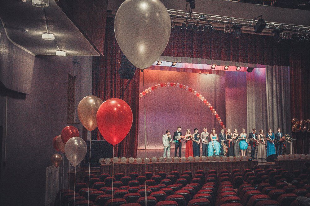 Феско холл владивосток. Сцена Феско Холл Владивосток. FESCO Hall Владивосток зал. Феско Холл Владивосток официальный сайт.