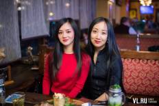 Фотоотчет Trinity Irish Pub: Чемпионат по поеданию гамбургеров. Пятница,  1 апреля. Изображение 4