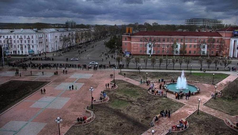 Сайт персоны комсомольск на амуре. Площадь юности Комсомольск-на-Амуре. Комсомольск на Амуре Центральная площадь. Бассейн Комсомольск на Амуре. Площадь Юность в города Комсомольске на Амуре.