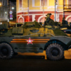 На бортах машин уже нарисованы красные звезды и гвардейские ленты — newsvl.ru