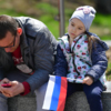 Некоторые люди привели на митинг своих детей — newsvl.ru