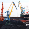Уголь на территории Торгового порта — newsvl.ru