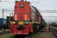 В Хабаровском крае под поезд попали двое мужчин