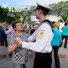 «Яблочко», твист, вальсы с оркестром – в парке Победы снова устраивают летние вечера для пенсионеров (ФОТО)