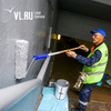 Рабочие во второй раз за полмесяца закрасили граффити вандалов в подземном переходе на Суханова (ФОТО)