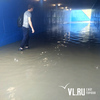 Вода по щиколотку: сильный ливень превратил подземный переход на «Фуникулере» в озеро (ФОТО)