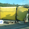 У «Лесной заимки» в результате ДТП перевернулся мусоровоз — водитель пострадал (ФОТО)