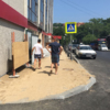 Возле гостиницы ремонтируют тротуар, а для пешеходов это – дополнительные неудобства — newsvl.ru