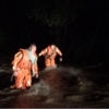 В районе села Сергеевка спасатели эвакуировали восемь туристов, отрезанных от дороги вышедшей из берегов рекой — newsvl.ru