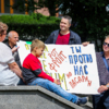 Демонстранты называют повышение пенсионного возраста издевательством над народом — newsvl.ru