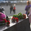 У памятника Борцам за власть Советов снова стали появляться цветы — newsvl.ru