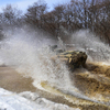На практических занятиях экипажи новых БТР-82А учатся преодолевать водные преграды — newsvl.ru