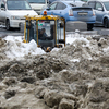 Расчистка снега началась возле парковки администрации Приморского края — newsvl.ru