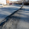 Бордюр тротуара на Коммунаров спрятался под слоем пыли и снега — newsvl.ru