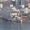 На территории Дальзавода во Владивостоке загорелся корабль «Маршал Шапошников». Фото очевидцев — newsvl.ru