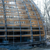 С начала декабря здесь на малом куполе прибавились металлические конструкции — newsvl.ru