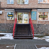 У компании «СтройАккорд» пять магазинов в городе, но в салоне на Красного Знамени, 30 больше всего образцов, а также мягкий диван и молотый кофе — newsvl.ru