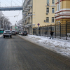 Рабочие убирают тротуар на Светланской — newsvl.ru