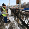 После первого снегопада опасный тротуар покрылся коркой льда — newsvl.ru