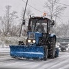 Снегоуборочная техника вышла на дороги города — newsvl.ru