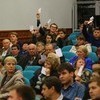 Присутствующие голосуют за то, чтобы принять проект изменений в ПЗЗ с учетом замечаний и предложений — newsvl.ru