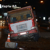 Вытащить тяжелую машину из грязи удалось лишь при помощи другого грузовика — newsvl.ru