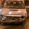 Subaru Forester врезался в бордюр, а затем в стену — newsvl.ru