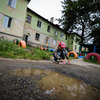 Дети вынуждены играть возле луж — newsvl.ru