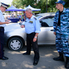 Сотрудник полиции вежливо попросил чоповцев покинуть территорию, однако и в этот раз охрана отказалась — newsvl.ru