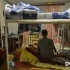 В одной комнате проживают четыре человека. Двухэтажные кровати решают многие проблемы с подселением — newsvl.ru
