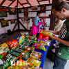Печенье, значки и книги: выставка товаров из Северной Кореи открылась во Владивостоке (ФОТО)