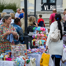 Глиняные горшки, деревянные игрушки, войлочные сапожки – во Владивостоке развернулась Сорочинская ярмарка 