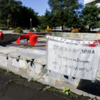Разрушенный фонтан оградили и повесили предупреждающую табличку — newsvl.ru
