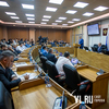 Новые депутаты Законодательного собрания Приморского края получили удостоверения и значки