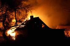 Огнеборцы ликвидировали пожар на частном подворье в Комсомольске-на-Амуре