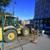 Рабочие подрядной организации начали прокладку водовода к строящемуся туалету на набережной — newsvl.ru