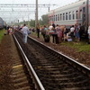 Люди шли по железной дороге с сумками полтора километра — newsvl.ru