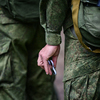 Даже в армии найдутся любители повертеть спиннер во время инструктажа — newsvl.ru